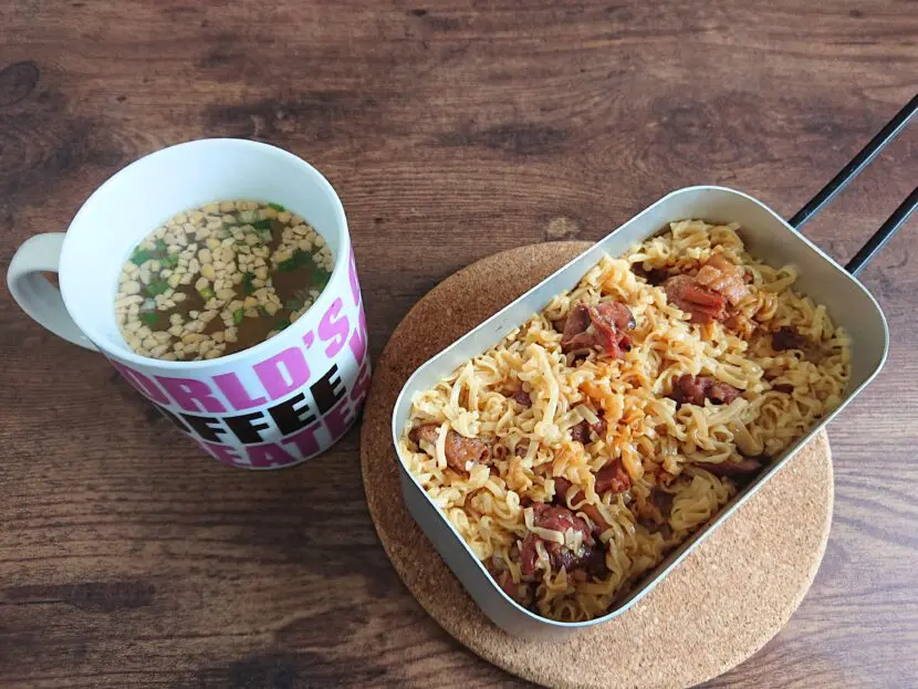 お家でメスティンキャンプ飯 2 チキンラーメンと焼き鳥の炊き込みご飯 読むと外で遊びたくなるブログ 外で遊ぼう